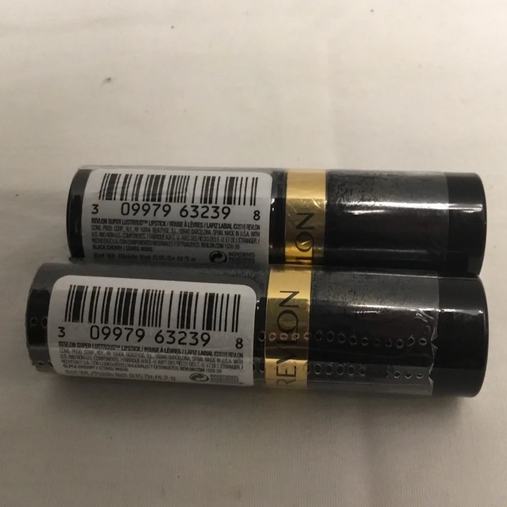 Set of 2 brand new Revlon lipsticks